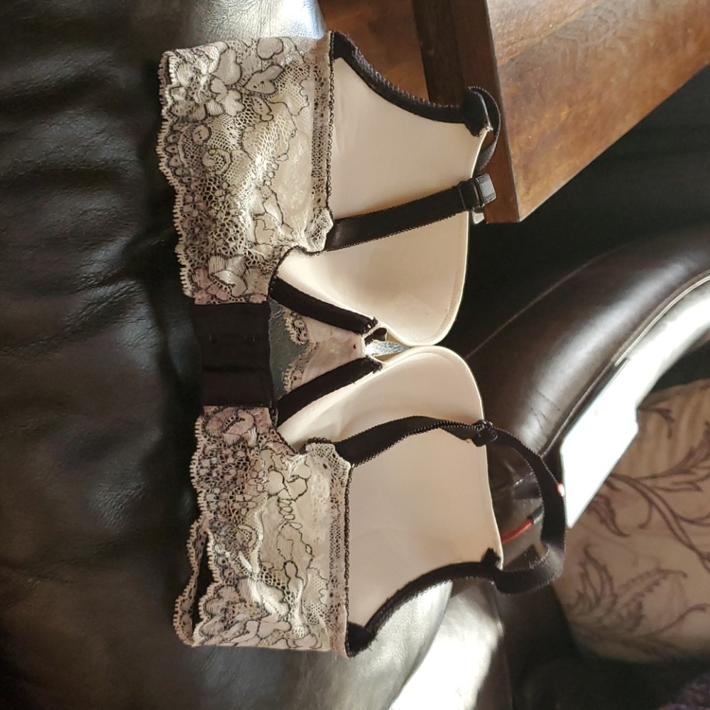Bra - Picture 2 of 3